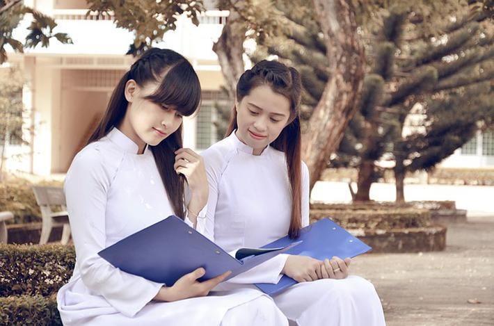 算命先生说让我去帮他拉人找他算命,回来给我钱,这样构成犯罪吗,会不会不好?-有问必答平台,解答你的疑问